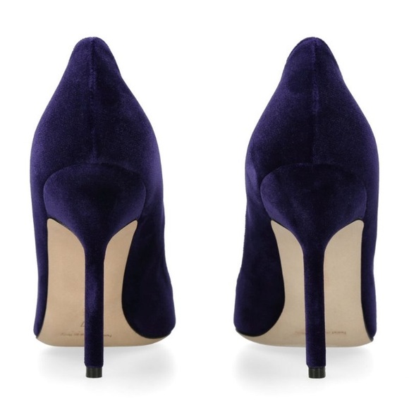Manolo Blahnik BB Suede Pointed-Toe Pump, Purple Size - 37 - Picture 4 of 13